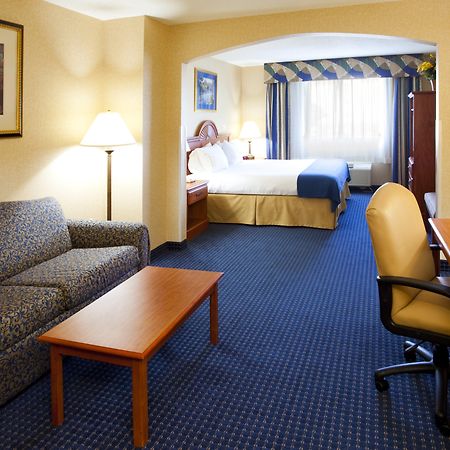 Holiday Inn Express Syracuse Airport By Ihg North Syracuse Εξωτερικό φωτογραφία