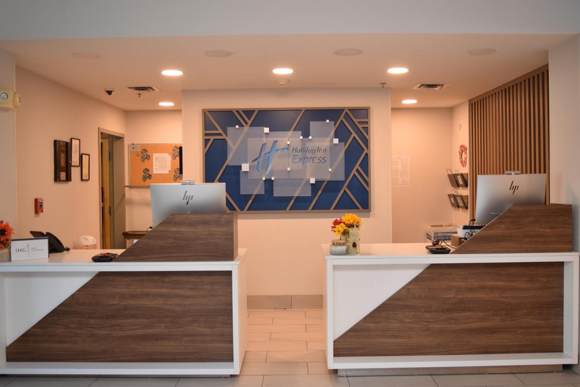 Holiday Inn Express Syracuse Airport By Ihg North Syracuse Εξωτερικό φωτογραφία