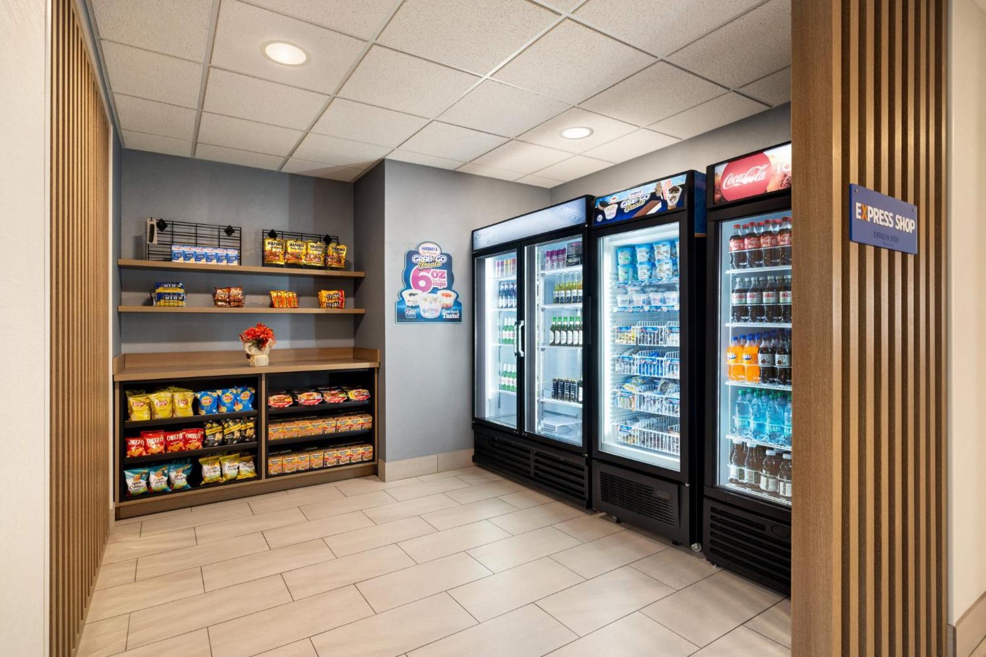 Holiday Inn Express Syracuse Airport By Ihg North Syracuse Εξωτερικό φωτογραφία