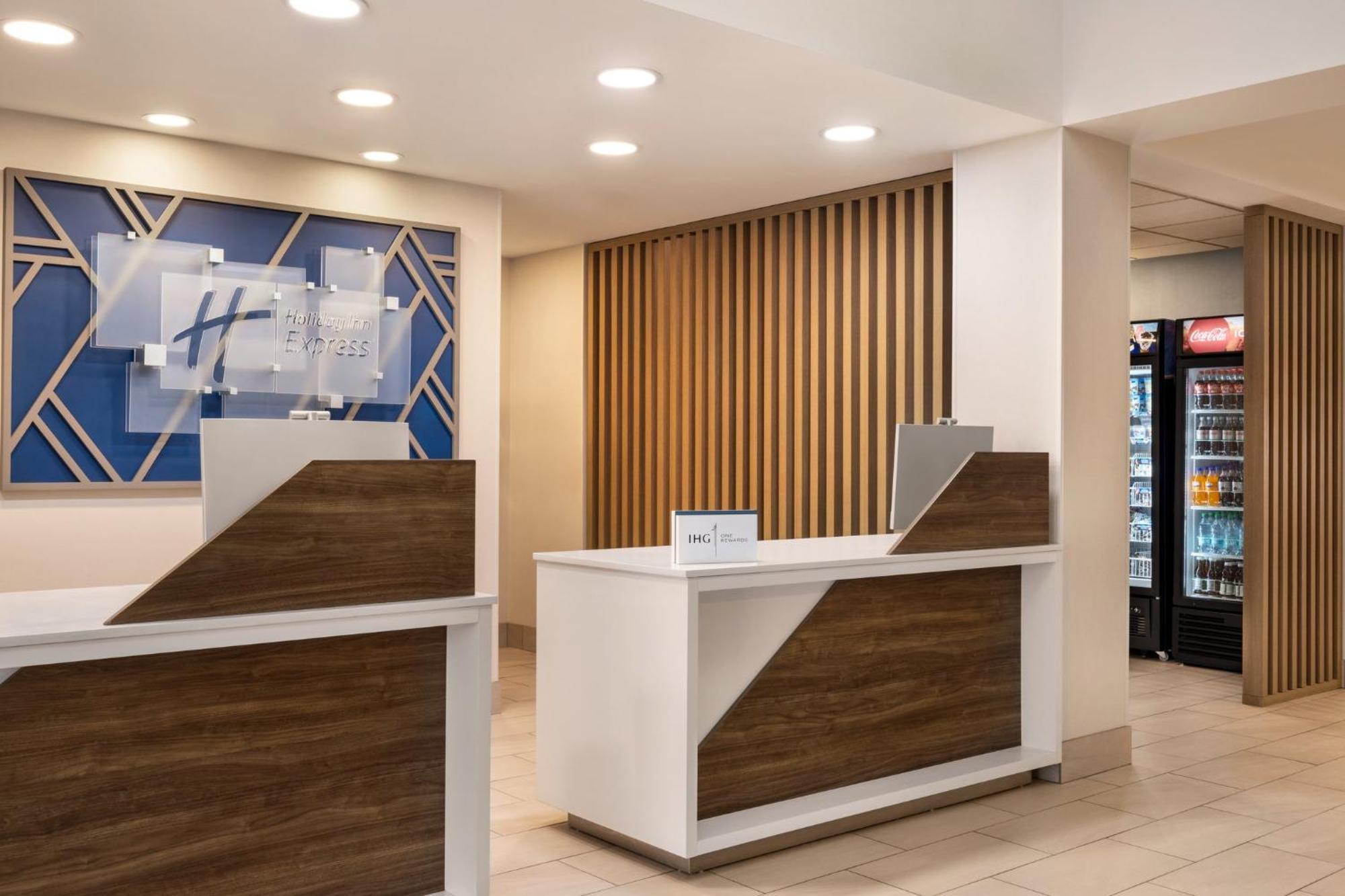 Holiday Inn Express Syracuse Airport By Ihg North Syracuse Εξωτερικό φωτογραφία